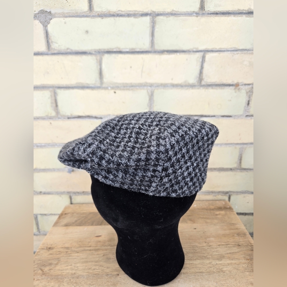 Harris Tweed Flat Cap - Picture 2 of 8